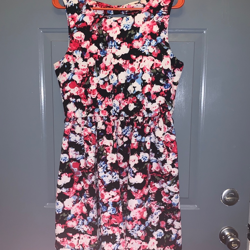 Floral Dress w/ Open Back